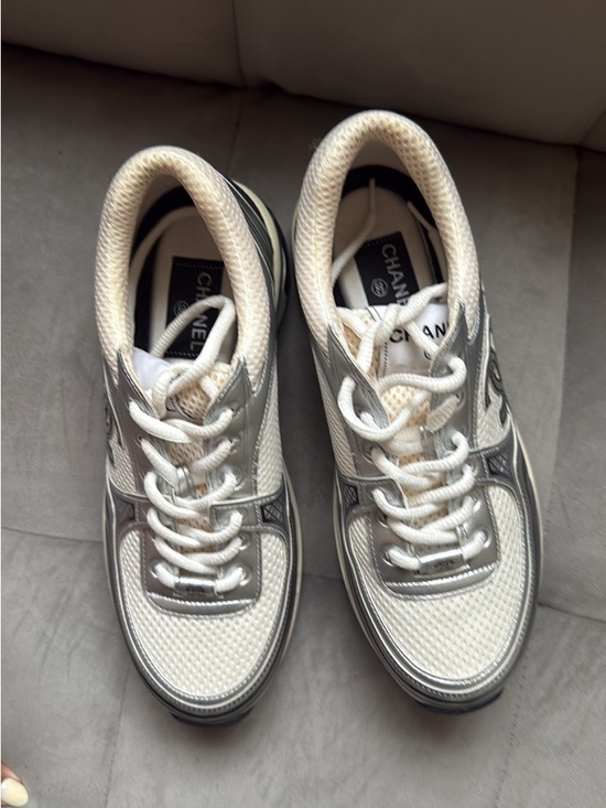 White & Silver Mesh Logo Sneakers - Picture 4 of 4